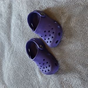 Purple toddler Crocs 6